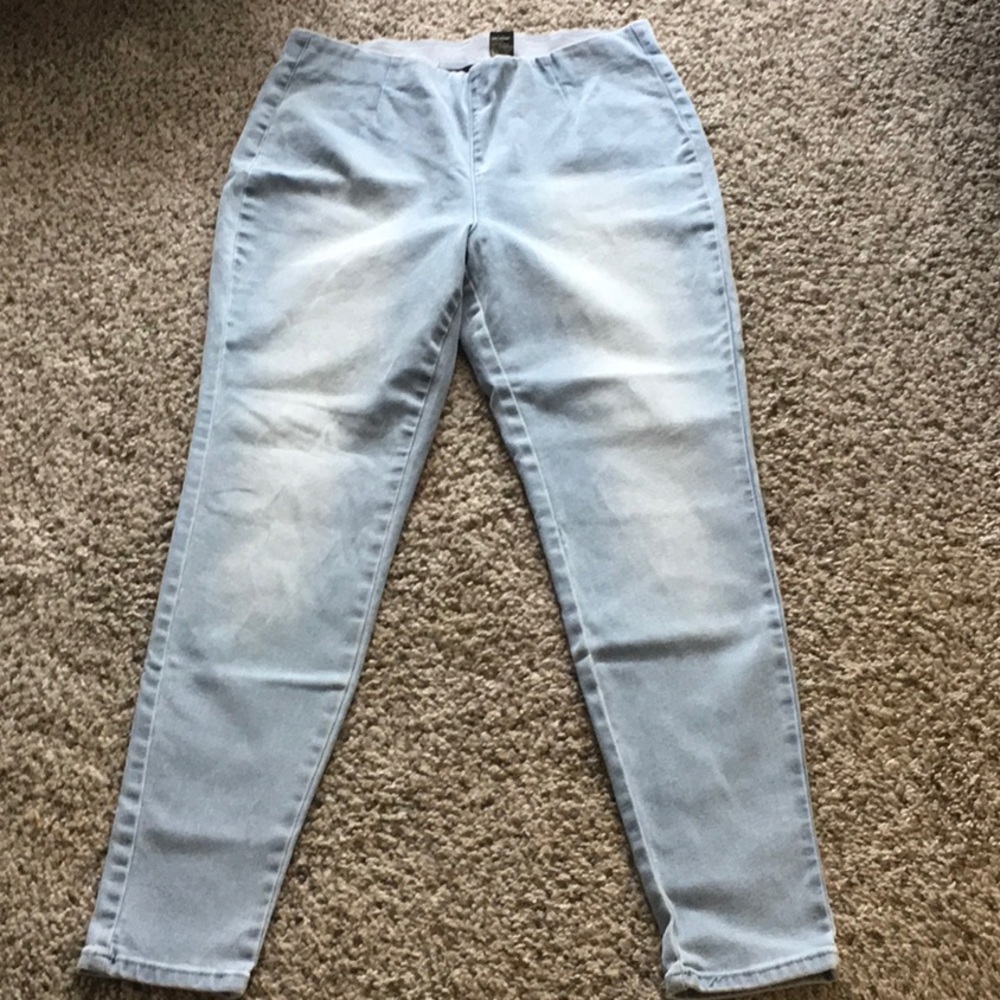 Women's Light Blue Jeans B-1